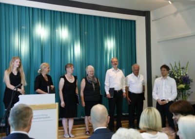 Menschen auf der Bühne