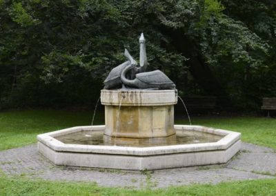 Der Dr. Fritz-Beindorff gewidmete Pelikanbrunnen