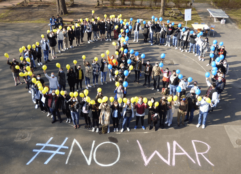Ukraine-Projekttag: Hannover Kolleg zeigt Solidarität & Spendenbereitschaft